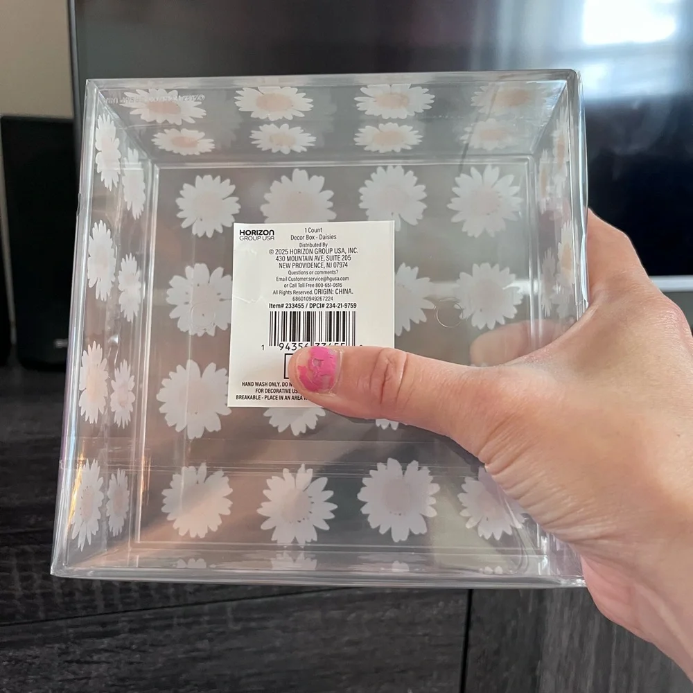 Target Bullseye Easter themed acrylic vase box with daisy flowers 💐